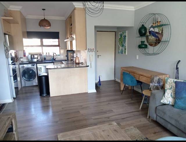 2 BEDROOM TOWNHOUSE TO LET IN CRAIGHALL